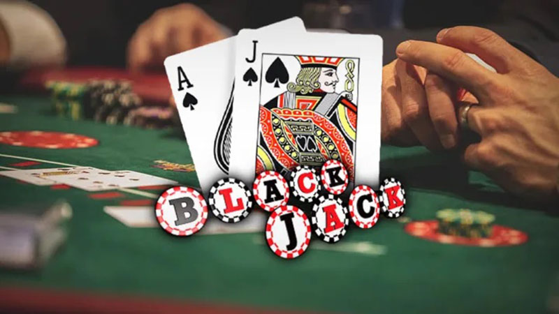Blackjack là trò chơi sử dụng bộ bài Tây với 52 lá quen thuộc